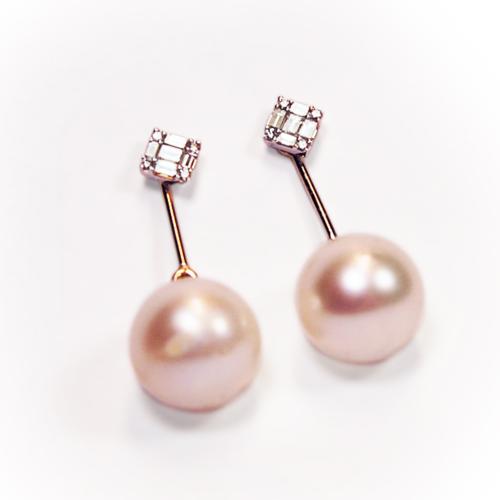 Earrings with South Sea pearls and diamonds
