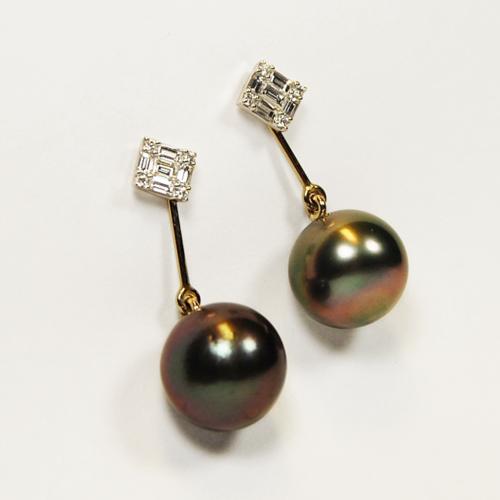 Earrings with Tahitian pearls and diamonds