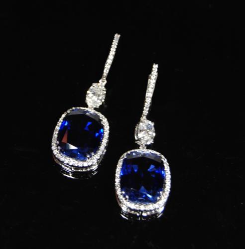 Sapphire earrings "Royal Blue": 14,48g/750º; diamons 1,45ct/2tk D/VS + 2,23ct/102tk D/VS; blue sapphire 25,50ct/2tk
