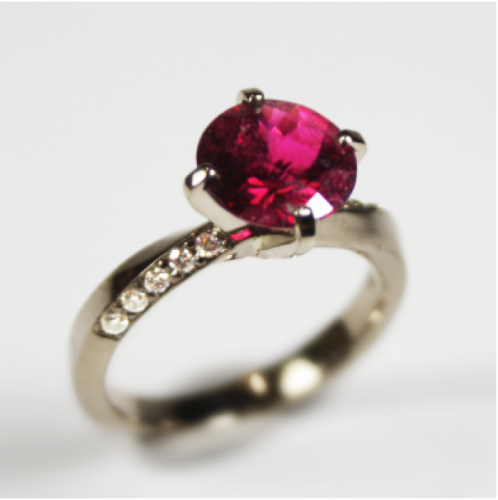 White gold ring with rubellite and diamonds