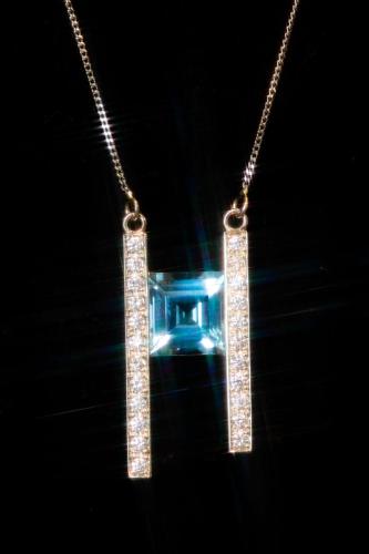 Necklace 50,0 cm, 8,22g, 750º, 585º, topaz Sky Blue 5,68ct + diamonds 0,69ct F/VS1